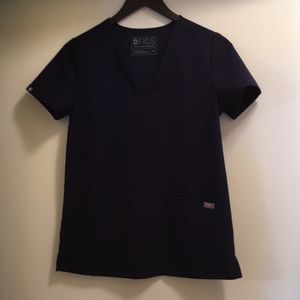 FIGS navy XS Casma three pocket scrub top.